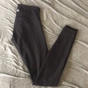 Black full length lululemon leggings